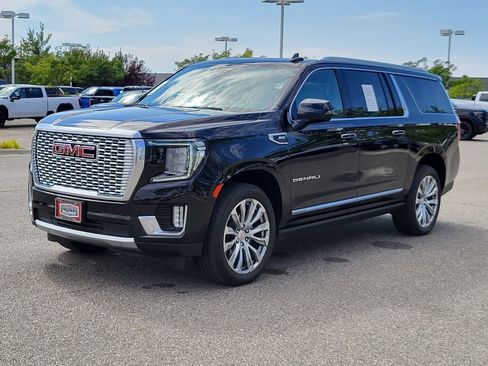 Used 2023 GMC Yukon XL Denali image 44