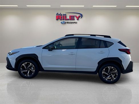 Certified 2024 Subaru Crosstrek 2.0i Premium w/ Crosstrek Mirror Package image 2