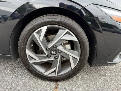 Used 2024 Hyundai Elantra Limited FWD image 11