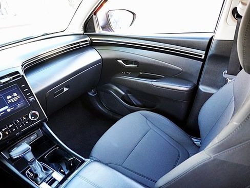 Certified 2024 Hyundai Tucson SE image 21