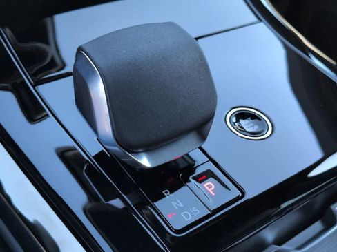 New 2026 Land Rover Range Rover Sport SE image 31