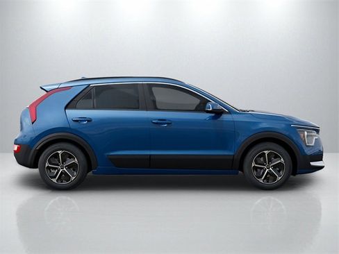 New 2025 Kia Niro EX image 7