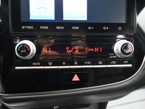 Used 2021 Mitsubishi Outlander SEL image 18