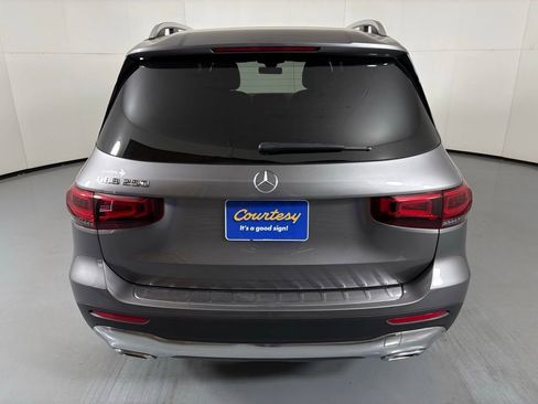 Used 2022 Mercedes-Benz GLB 250 image 7