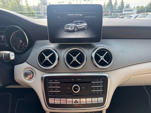 Used 2020 Mercedes-Benz GLA 250 4MATIC image 12