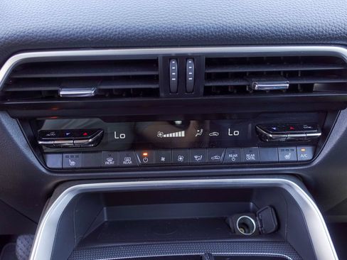 Used 2024 MAZDA CX-90 Plug-In Hybrid w/ Premium Pkg AWD/4WD image 25