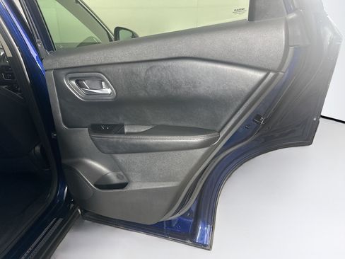 Used 2024 Nissan Rogue SV AWD/4WD image 29