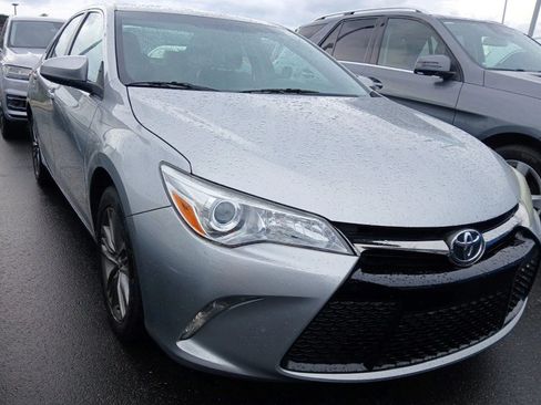 Used 2017 Toyota Camry SE FWD image 1