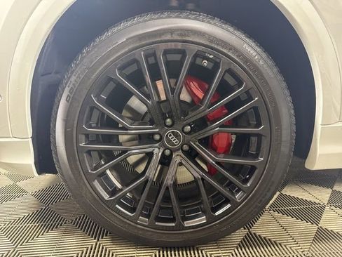 Used 2024 Audi SQ8 Prestige image 10