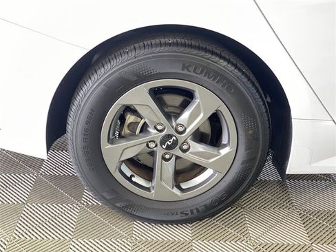 Used 2023 Kia K5 LXS image 36