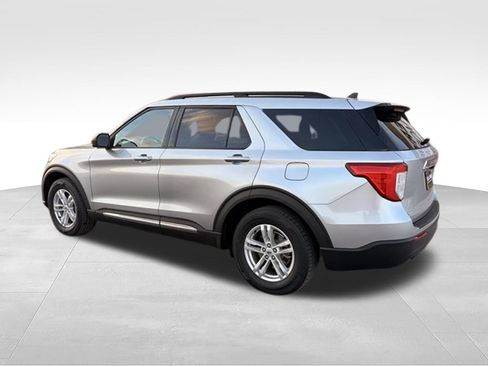 Used 2022 Ford Explorer XLT RWD image 9