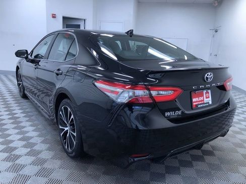 Used 2019 Toyota Camry SE image 12