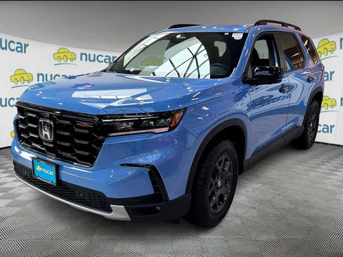 New 2025 Honda Pilot TrailSport image 4