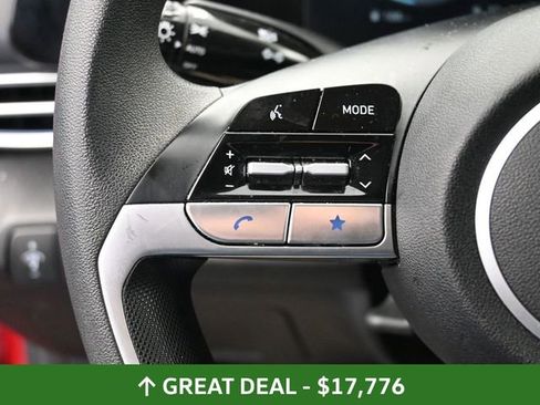 Used 2024 Hyundai Elantra SEL image 32