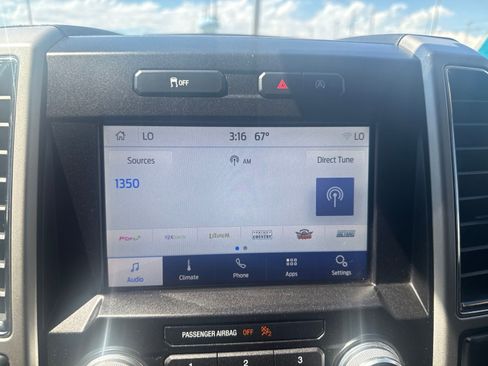 Used 2019 Ford F150 Lariat w/ Equipment Group 502A Luxury AWD/4WD image 20