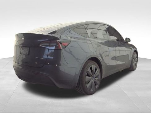 Used 2024 Tesla Model Y Long Range AWD/4WD image 6