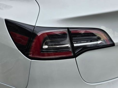 Used 2023 Tesla Model 3 Standard Range image 22