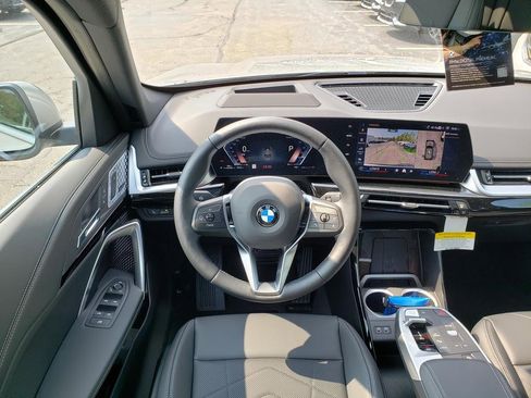 New 2025 BMW X1 xDrive28i w/ Premium Package image 9