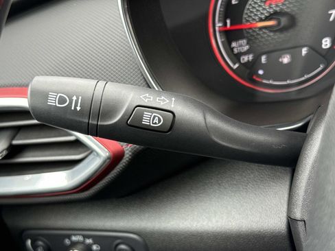 Used 2023 Chevrolet TrailBlazer RS w/ Sun and Liftgate Package image 10