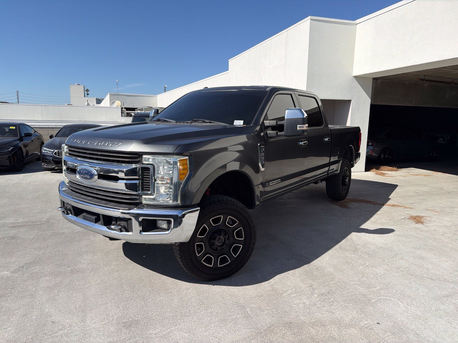 Used 2017 Ford F250 XLT w/ XLT Premium Package AWD/4WD image 3