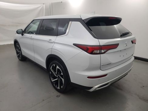 Used 2024 Mitsubishi Outlander SE image 6