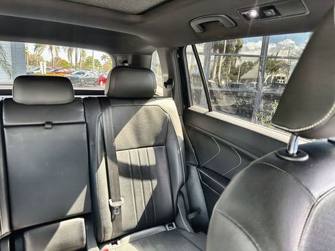 Used 2022 Volkswagen Tiguan SE R-Line image 7