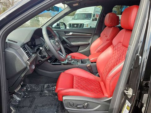 Used 2025 Audi SQ5 Premium Plus w/ Premium Plus Package image 11