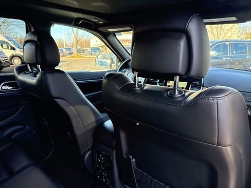 Used 2022 Jeep Grand Cherokee Limited w/ Tech Group image 25