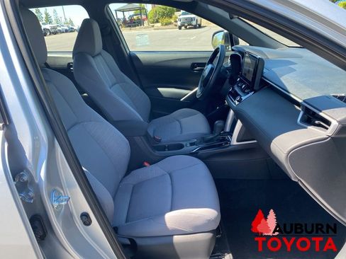 Used 2025 Toyota Corolla Cross AWD Hybrid image 13