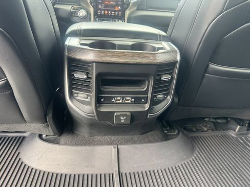 Used 2019 RAM 1500 Laramie AWD/4WD image 8