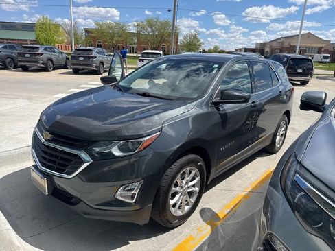 Used 2020 Chevrolet Equinox LT AWD/4WD image 2