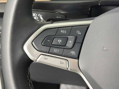 Used 2025 Volkswagen Atlas SE AWD/4WD image 25