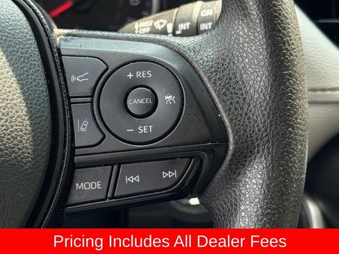 Used 2021 Toyota RAV4 XLE AWD/4WD image 9