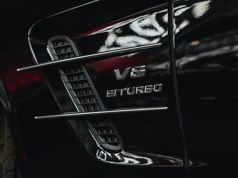 Used 2015 Mercedes-Benz SL 63 AMG image 9