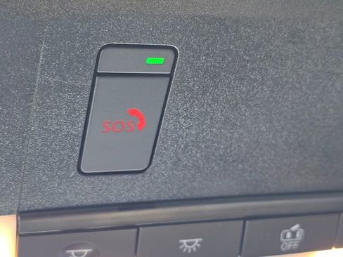 Certified 2026 Nissan Rogue SV FWD image 27