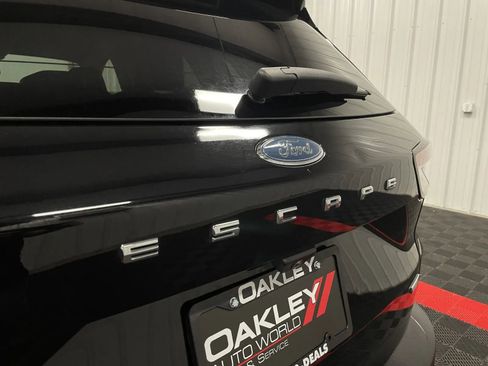 Used 2020 Ford Escape Titanium image 15