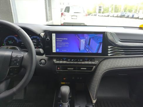 Used 2025 Toyota Camry XLE w/ Premium Plus Package AWD/4WD image 23