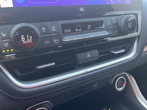 Used 2024 Toyota Grand Highlander Limited image 21