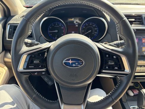 Used 2018 Subaru Outback 2.5i Limited image 2