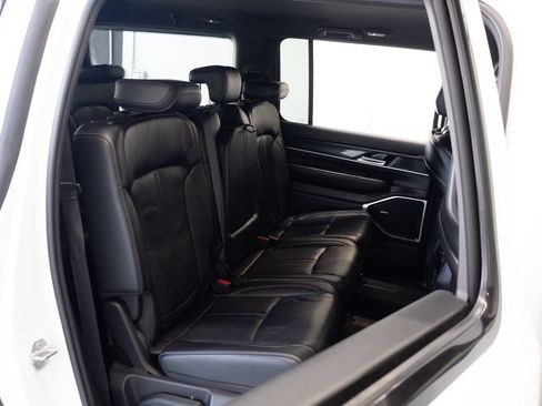 Used 2022 Jeep Wagoneer Series I AWD/4WD image 25