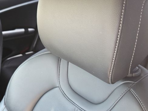 Used 2020 Genesis G70 2.0T RWD image 7