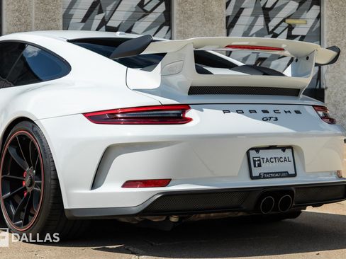 Used 2018 Porsche 911 GT3 w/ Sport Chrono Package RWD image 12
