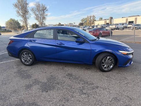Used 2024 Hyundai Elantra SEL FWD image 6