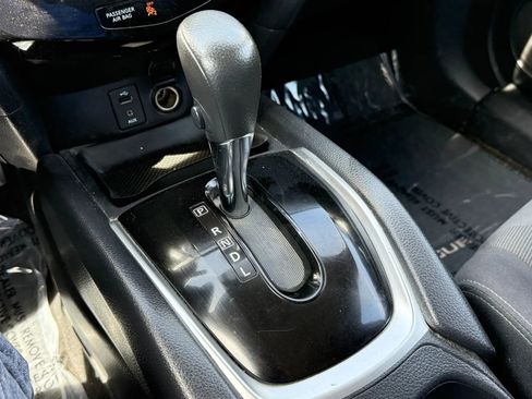 Used 2016 Nissan Rogue S AWD/4WD image 26