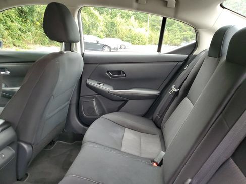 Used 2024 Nissan Sentra SV FWD image 12