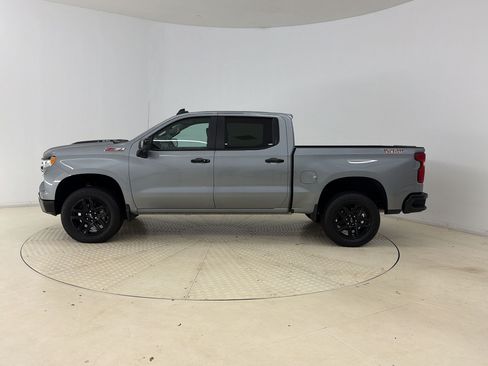 Used 2025 Chevrolet Silverado 1500 LT Trail Boss w/ LT Trail Boss Premium Package AWD/4WD image 2
