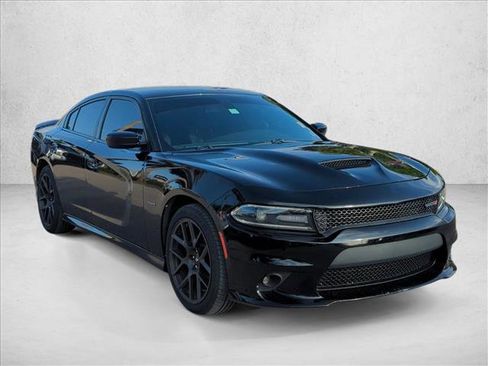 Used 2019 Dodge Charger R/T RWD image 3