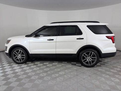 Used 2017 Ford Explorer Sport w/ Equipment Group 401A AWD/4WD image 4