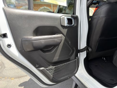 Used 2021 Jeep Gladiator Sport image 20