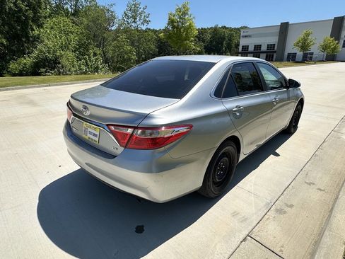 Used 2015 Toyota Camry LE FWD image 5